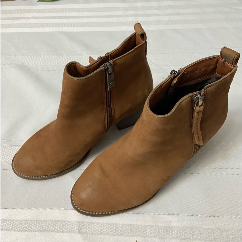 BLONDO Brown Waterproof Double Zippered Sides Womens Booties-EUC- Size 7.5